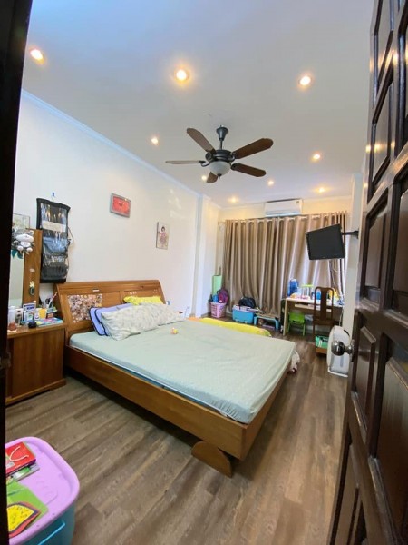 Bán Nhà Phạm Văn Đồng Lộc Vào Như Lên Đồng 3 bước ô tô tránh dtsd 45m2, giá 4 tỷ
