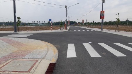Cần bán gấp lô đất ngay mặt tiền 32m dân cư đông,có quy hoạch mở rộng đường 32m