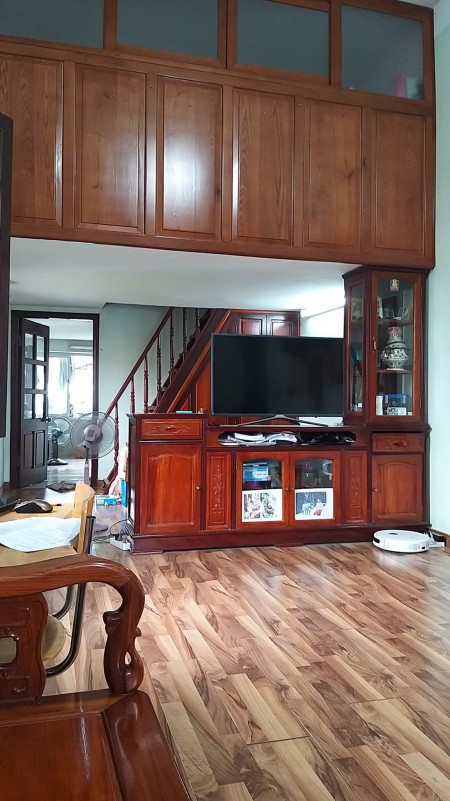 Chính chủ bán căn hộ tập thể bệnh viện 354, ngõ 29 phố Đội Nhân, Ba Đình dt 70m2 Giá 1.68 tỷ