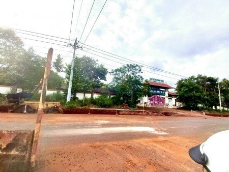 Bán gắp nền đất ngay mặt tiền đường DT741 đối diện khu du lịch Mỹ Lệ