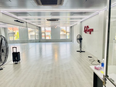 Cần bàn giao luôn sàn VP 110m2 đã set up bàn ghế tại MP Nguyễn Ngọc Nại - Thanh Xuân