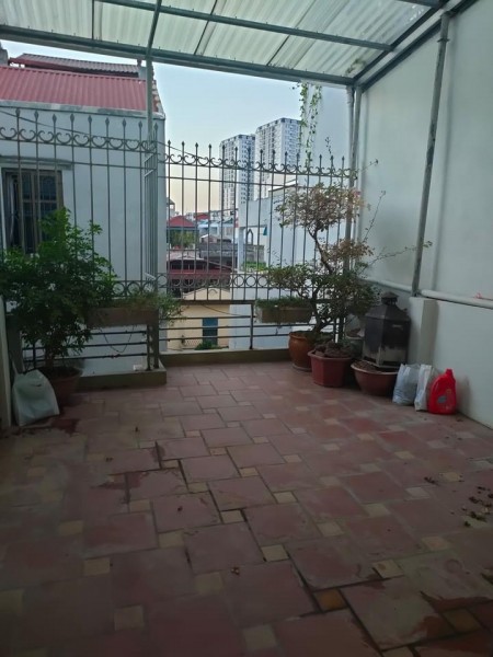 Bán nhà đẹp sổ phân lô Nguyễn Văn Cừ, Quận Long Biên, 5 tầng, dt 60m2, 5 phòng ngủ, giá 4.3 tỷ