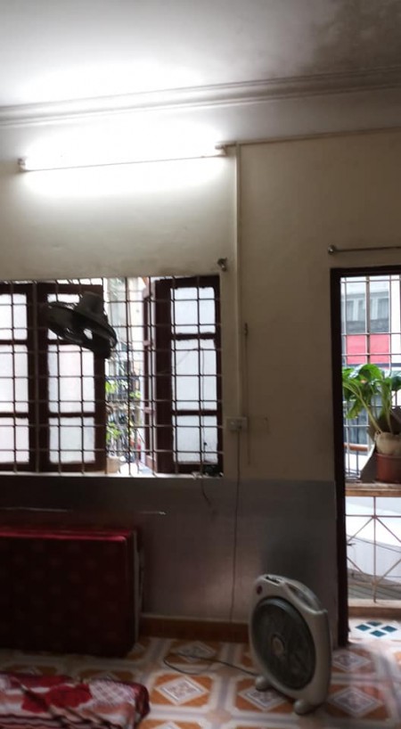 Bán nhà Phố Thái Hà, Quận Đống Đa, ô tô đổ cổng, giá bán nhỉnh 4 tỷ sổ đỏ vuông đẹp