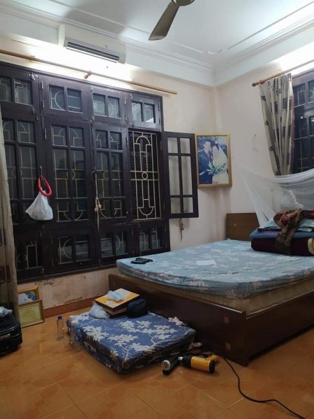 Nhà Hoàng Văn Thái 40m2 giá 4.65 tỷ- vài bước ô tô tránh, ngõ thoáng. Dân trí cao.