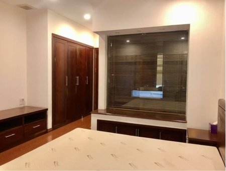 Cực hiếm! Bán nhà diện tích 34m2, phố Lạc Trung, Quận Hai Bà Trưng, xây 5 tầng, giá chỉ 2.7 tỷ