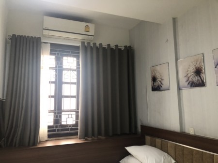Cho thuê nhà đầu ngõ phố Phạm Ngọc Thạch ô tô ra vào thoải mái liên hệ 0989855885