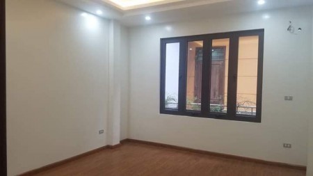 Cần bán nhà ngõ chợ Khâm Thiên giá 2.25 tỷ, diện tích sử dụng 25m2, 3 tầng, đẹp, có sổ