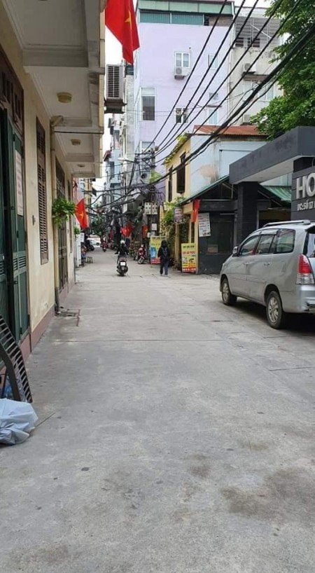 Bán Nhà Ngọc Lâm gần phố khu sân sinh, dân trí cao, ô tô đỗ vào ở ngay giá bán 3 tỷ