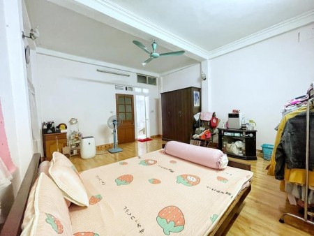 Bán nhà Bằng Liệt, sát khu đô thị Linh Đàm, ô tô đỗ gần diện tích 50m2, 4 tầng, giá 2,9 tỷ