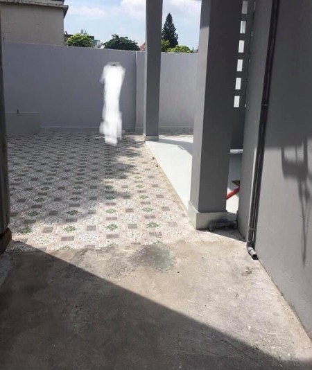 Bán nhà giá siêu rẻ diện tích khủng dtsd 160m2, giá 28 triệu/tháng, xe tải đổ cổng hẻm Phan Huy Ích