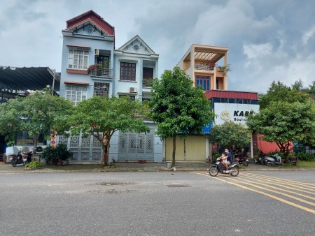 Bán nhà mặt phố đúc 3.5 tầng, tổ 3 Khu Đô Thị Sóc Sơn liên hệ chính chủ 0988955798