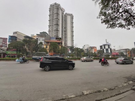 Hot! Phố HOT kinh doanh nhà hàng, quán bia, view Hồ, quận Đống Đa, vỉa rộng, ô tô đỗ