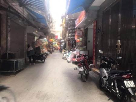 Bán nhà nguyên căn Quận Thanh Xuân, kinh doanh đỉnh cao, giá chỉ hơn 3 tỷ, sổ chính chủ