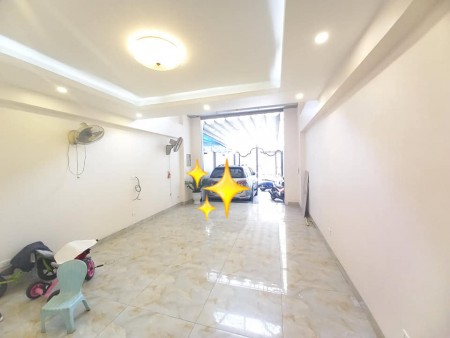 Bán nhà mặt phố Hoa Lâm 6 tầng đúc có thang máy, khu dân trí cao, kinh doanh sầm uất