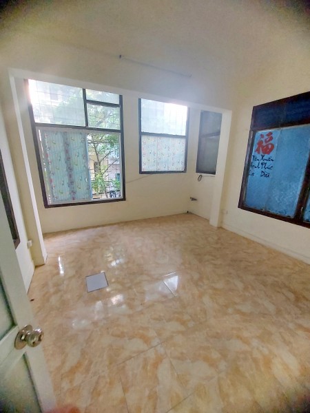 Chính chủ cho thuê nhà ngõ 12 Đào Tấn, 68m2 x 2.5 tầng hợp kinh doanh