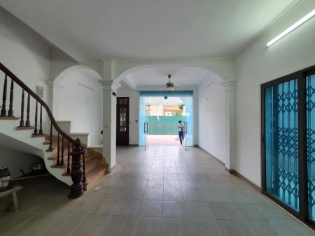 Gà để trứng vàng Minh Khai, kinh doanh đỉnh ngõ thông ô tô diện tích 48m2, 4 tầng, giá 3.2 tỷ