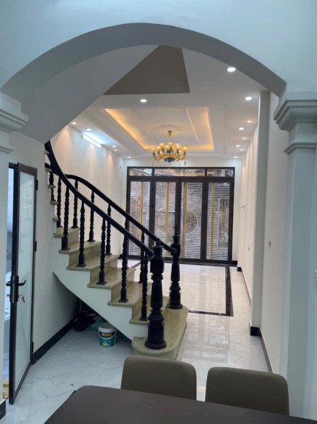 Cần bán nhanh nhà mới xây ngõ gốc đề, Minh Khai dt 40m*3T mỗi tầng 2P sổ đỏ cc, giá 3,8 tỷ, lh 0977686830