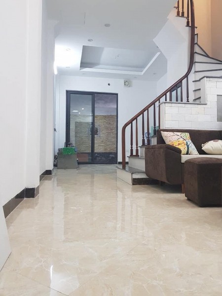 Bán nhà tại Minh Khai, Hai Bà Trưng. Nhà mới đẹp – Về ở luôn, DT 40m2, 5 tầng, giá 4.7 tỷ
