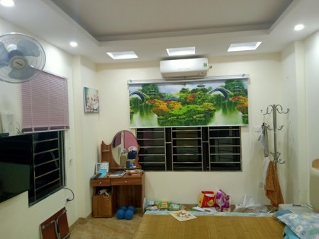Bán nhà gần chợ Ngọc Thụy, Quận Long Biên nhà đẹp ở ngay, lô góc, ô tô đỗ cửa