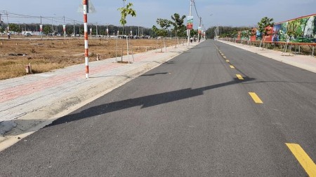 Bán lô đất nằm ngay huyện Bàu Bàng 100m2 giá 680 triệu, pháp lý đầy đủ, bàn giao ngay