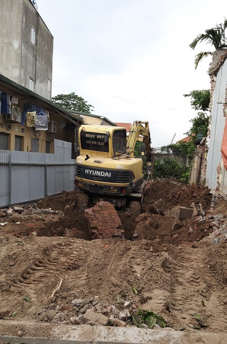 Bán đất Tư Đình sát chân cầu Trần Hưng Đạo, Quận Long Biên, diện tích 40m2, giá 2.2 tỷ.