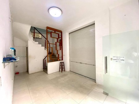 Chính chủ cần bán gấp nhà lô góc mặt phố Bồ Đề dt 30m2, đúc 5 tầng giá nhỉnh 3 tỷ, kinh doanh