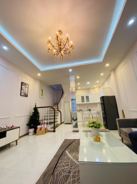 Bán nhà nguyên căn khu phân lô nhỏ tiền dễ chốt, đúc bê tông 5 tầng thoáng, giá bán 3.2 tỷ