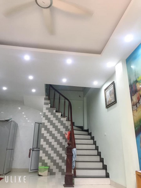 Chủ nhà mua liền kề cần bán nhà đẹp Mỹ Đình Diện Tích 35m2- ô tô cách 30M- Nở hậu