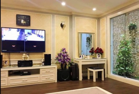Chính chủ bán nhà mặt ngõ Nguyễn Văn Cừ, Long Biên, 64m2, MT: 4m, gara, kinh doanh, 6.8 tỷ