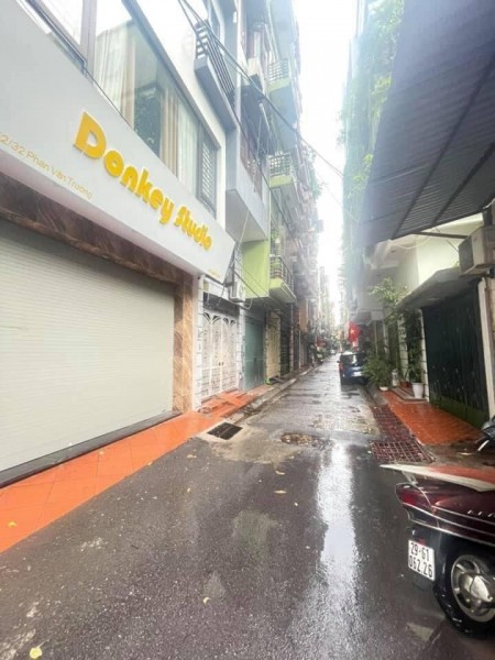Gara oto kinh doanh nhà 5 tầng ngõ 37 Trần Quốc Hoàn dtsd 65m2 giá bán 13,6 tỷ . LH 0392969999