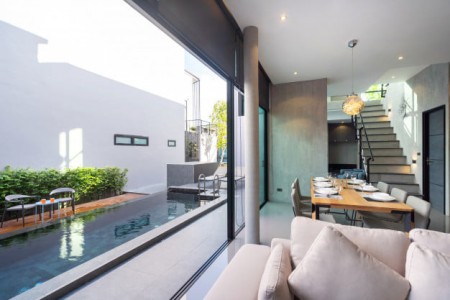 Bán nhà mặt phố Hoa Lâm, kinh doanh sầm uất diện tích 125m2 giá chào 14.8 tỷ, sổ sẵn