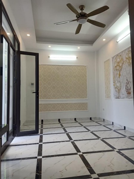 Bán nhà đường Phúc Lợi Quận Long Biên diện tích 47m2 đúc 5 tầng giá rẻ 1,95 tỷ sổ sẵn