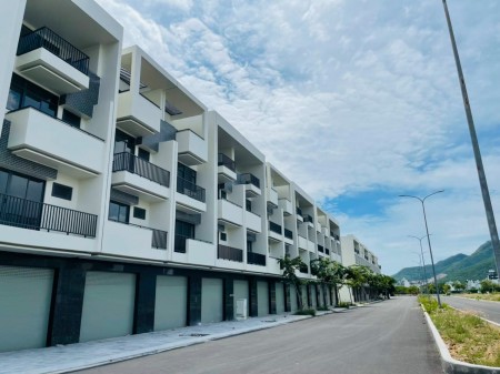 5 căn cuối cùng shophouse VCN Nha Trang mt 43m view sông kề biển lõi trung tâm đô thị chỉ 5.5 tỷ