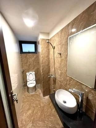 Bán nhà lô góc mới Thái Thịnh trung tâm Quận Đống Đa 6 tầng, thang máy gara ô tô