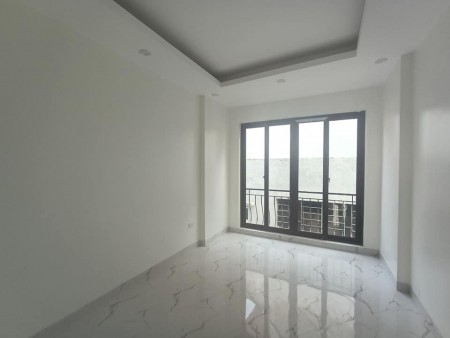 Đại Từ, Hoàng Mai nhà mới ở ngay, ngõ thông, gần ô tô 4 tầng 35m2 giá 3.7 tỷ