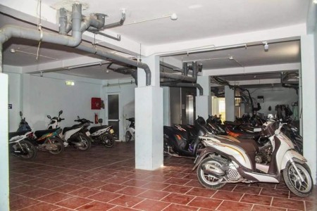 Căn hộ dịch vụ ô tô vào nhà 9 tầng thang máy - doanh thu tỷ rưỡi/ năm, sổ đỏ chính chủ