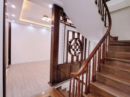 Siêu phẩm kinh doanh! Nhà Thái Hà DT 56m2 x 5tầng, MT 4m – ô tô tránh – ngõ thông