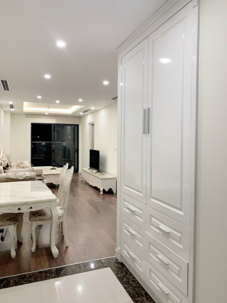 Cho thuê căn hộ cao cấp Home City Trung Kính 2-3PN full giá 9-11tr/tháng. LH 0839456226
