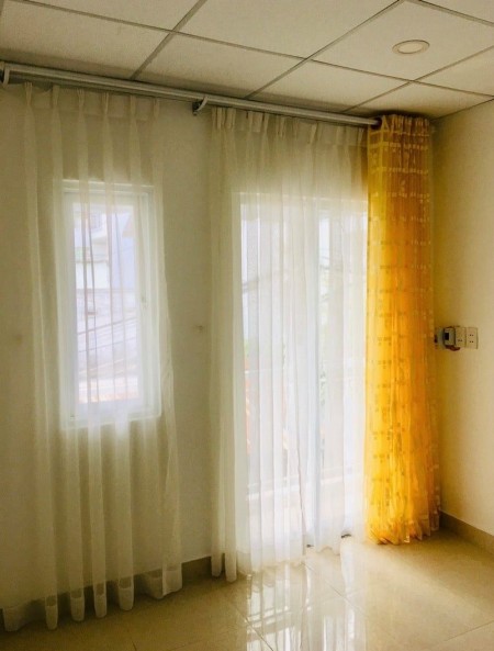 Bán nhà chợ Bùi Thế Mỹ, 18m2, hxh, ngang 5m x 6m, Tân Bình chỉ 2 tỷ 2