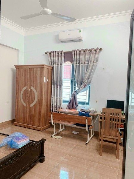 Bán nhà mặt phố Đặng Thai Mai, ph Tân Bình, đúc 3.5 tầng, mt 4.5m, 3 ngủ, gara, giá ok