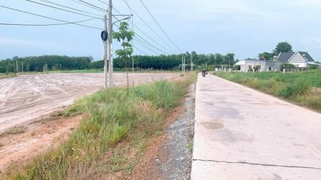 Tôi chính chủ cần bán lô đất ấp 11 Minh Hưng Chơn Thành Bình Phước. Dien tích 625m2 giá rẻ hơn thị trường 200tr