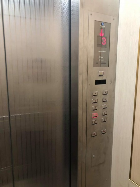 Bán khách sạn 10 tầng giữa lòng phố Cổ tiêu chuẩn 4 sao, diện tích 172m2, giá tốt đầu tư