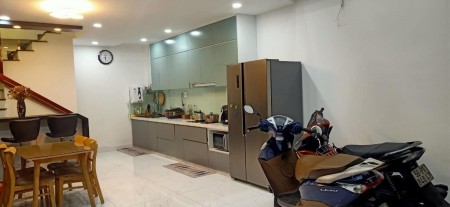 Bán nhà 5 tầng cực chất về vị trí vào chất lượng, giá bán chỉ 7.7 tỷ, bán giao sổ ngay