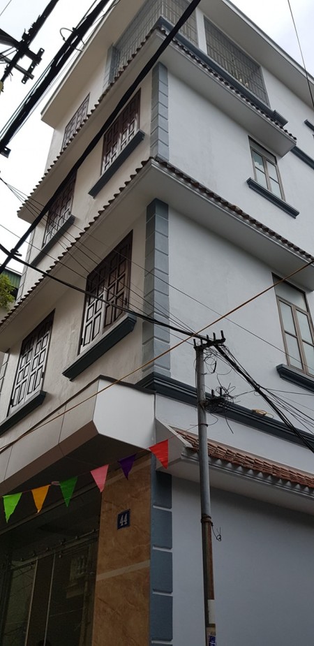 Nhà cách mặt đường Tôn Đức Thắng 10m đẹp xinh giá bán 2.75 tỷ liên hệ xem nhà 0365318866