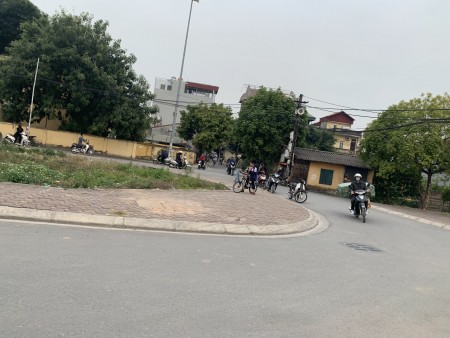 Chính chủ cần bán 50m2 lô góc ngay trung tâm xã Đông Dư, Gia Lâm, Hà Nội.