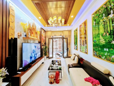 Bán nhà mới đẹp long lanh Giáp Bát gần phố gần ô tô diện tích 36m2 5 tầng giá bán 4 tỷ