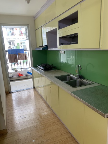 Cho thuê chung cư 60b Nguyễn Huy Tưởng, căn 2 ngủ, đồ cơ bản, có cho làm vp, 8 triệu/th. LH 0377983070