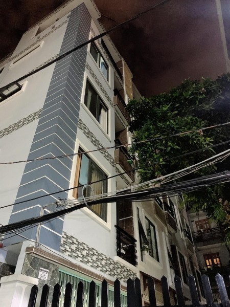 Nhà Q10 Tô Hiến Thành, 40m2, 3 lầu, hẻm xe tải đỗ trước cửa, giá 6,1 tỷ