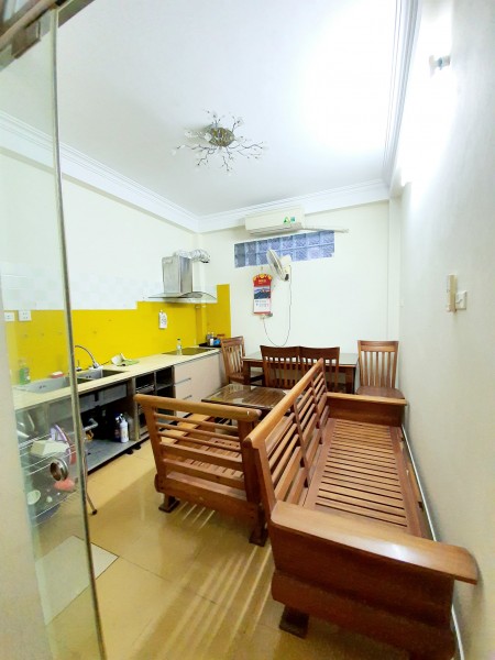 Bán nhà nhỉnh 2 tỷ Nhân Hoà Quận Thanh Xuân, gần phố, đủ tiện ích, dt 30m2, giá 2tỷ4, mt 4.4m