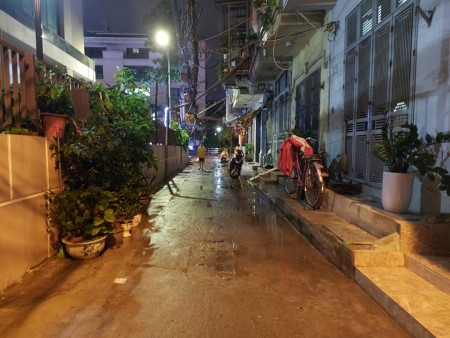 Cực hiếm ngõ ba gác thông ô tô sát cửa giá chỉ hơn 2 tỷ đúc kiên cố 4 tầng, giá tốt
